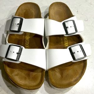 White Arizona Birkenstocks 8 81/2